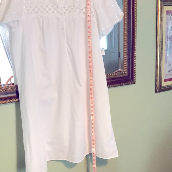 St. Michael -Marks and Spencer’s gown - Picture 7 of 7